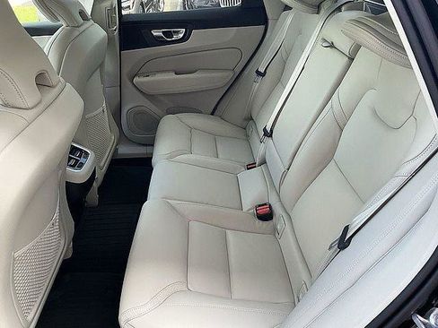 New 2026 Volvo XC60 B5 Ultra w/ Climate Package AWD/4WD image 13