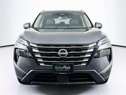 Used 2025 Nissan Rogue SV w/ SV Premium Package FWD image 2