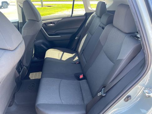Used 2021 Toyota RAV4 XLE w/ Convenience Package AWD/4WD image 13