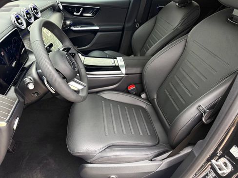 Used 2026 Mercedes-Benz GLC 300 4MATIC image 5
