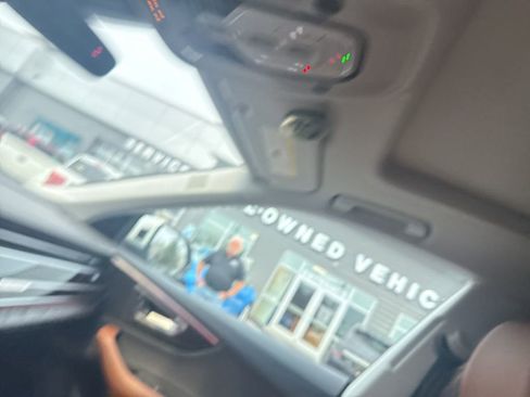 Used 2022 Audi Q8 Premium Plus w/ Premium Plus Package image 16