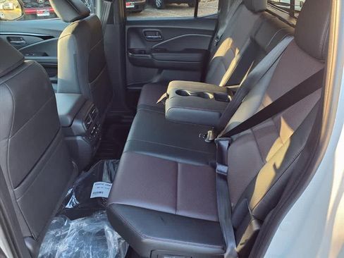 New 2026 Honda Ridgeline Black Edition image 9