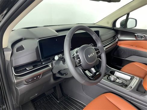 New 2026 Kia Carnival SX Prestige image 2