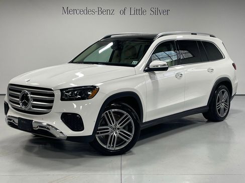 Used 2024 Mercedes-Benz GLS 450 4MATIC image 1