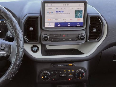 Used 2024 Ford Bronco Sport Heritage w/ Heritage Convenience Package image 15