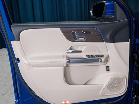 Certified 2025 Mercedes-Benz GLB 250 image 12