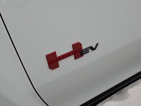Used 2025 GMC Hummer EV 2X w/ LPO, Sport Package AWD/4WD image 12