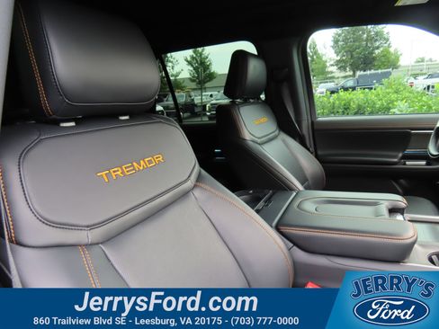 Used 2025 Ford Expedition Tremor AWD/4WD image 34
