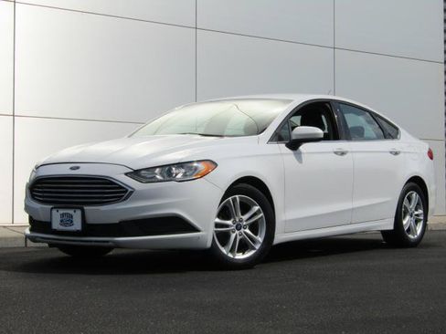 Used 2018 Ford Fusion SE FWD image 23