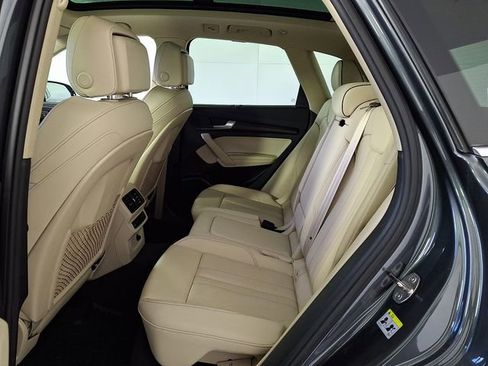 Used 2024 Audi Q5 e Prestige w/ Prestige Package image 9