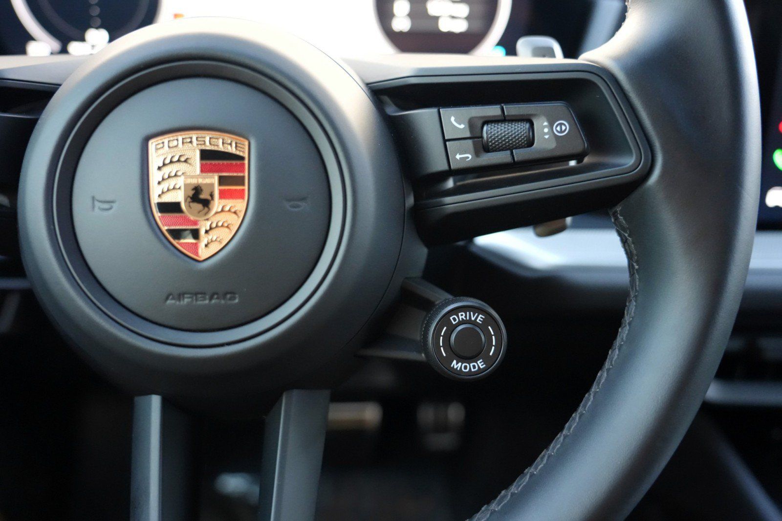 Used 2024 Porsche Cayenne S w/ Sport Chrono Package AWD/4WD image 22