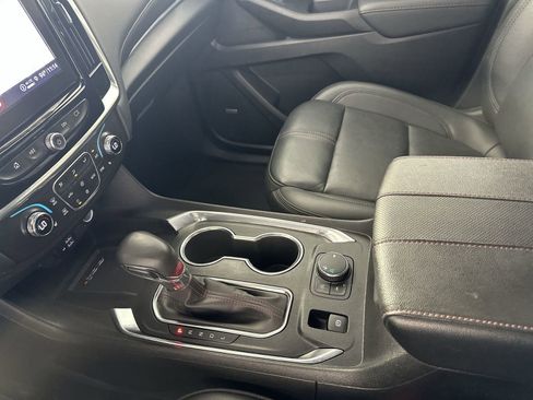 Used 2023 Chevrolet Traverse RS FWD image 21