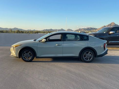 Used 2025 Kia K4 FWD image 6