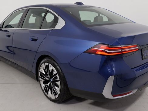 Used 2025 BMW 530i image 30