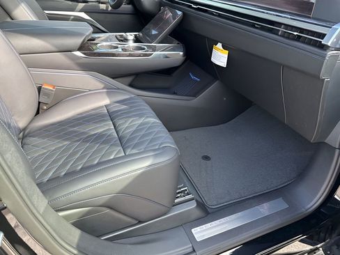 New 2026 Cadillac Escalade IQL Luxury image 16