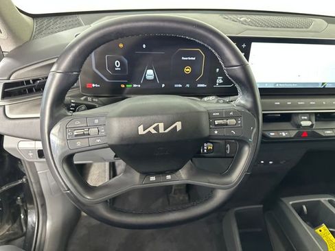 Used 2024 Kia EV9 Wind image 14