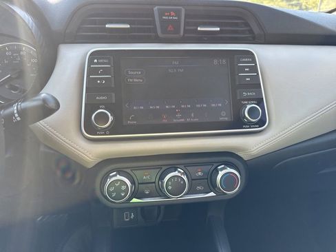 Used 2020 Nissan Versa SV FWD image 11