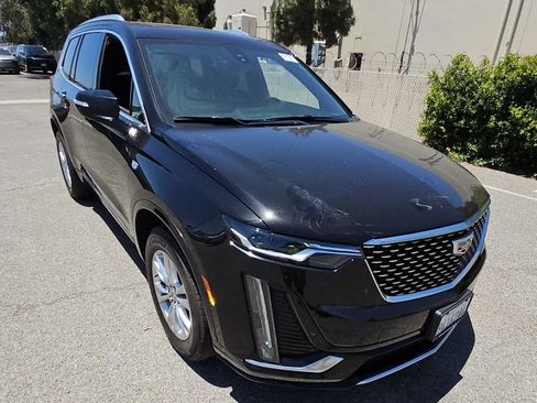 Used 2024 Cadillac XT6 Luxury FWD image 2