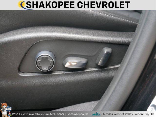 Used 2024 Cadillac XT4 Premium Luxury AWD/4WD image 16