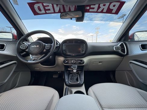 Used 2024 Kia Soul LX image 29