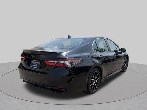 Used 2021 Toyota Camry SE FWD image 6