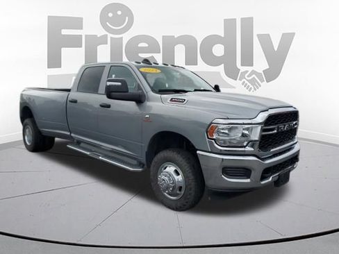 Used 2024 RAM 3500 Tradesman w/ Chrome Appearance Group AWD/4WD image 7