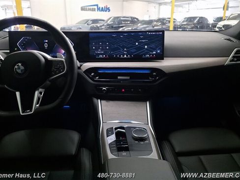 Used 2025 BMW 330i Sedan w/ M Sport Package RWD image 10