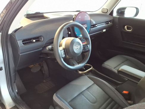 Used 2025 MINI Cooper S FWD image 9