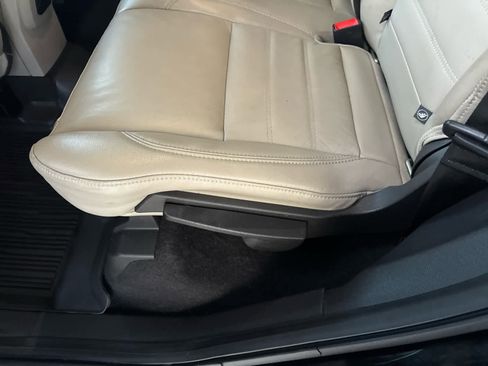 Used 2019 Ford Escape Titanium image 27