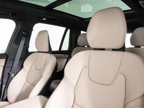 New 2026 Volvo XC90 B6 Plus w/ Protection Package Premier image 19