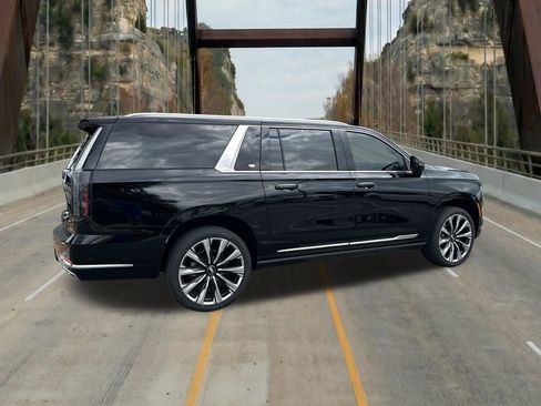 New 2026 Cadillac Escalade ESV Luxury AWD/4WD image 11