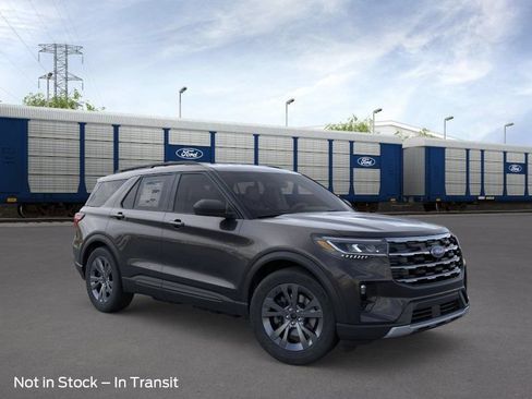 New 2026 Ford Explorer Active w/ Active Comfort Package AWD/4WD image 7