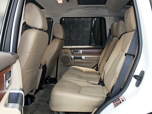Used 2016 Land Rover LR4 HSE AWD/4WD image 36