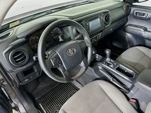 Used 2017 Toyota Tacoma SR image 2
