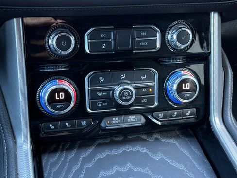 Used 2023 GMC Yukon Denali image 27