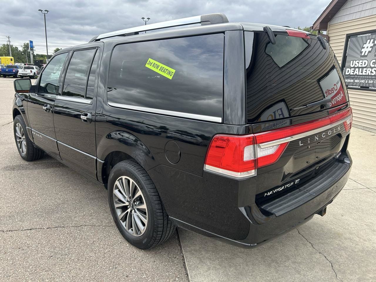 Used 2016 Lincoln Navigator L Select AWD/4WD image 7