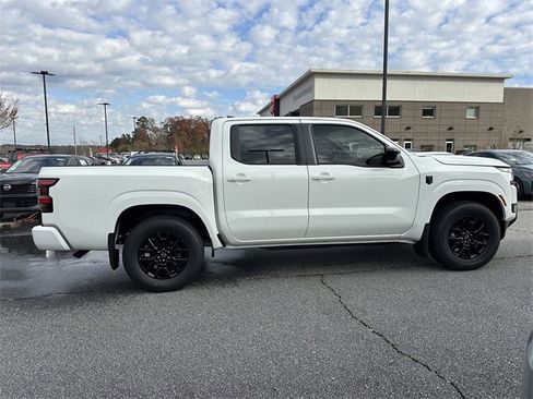 New 2026 Nissan Frontier SV image 9