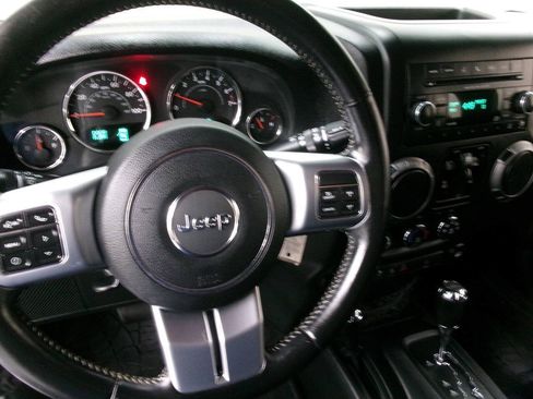 Used 2017 Jeep Wrangler Unlimited Sport AWD/4WD image 35