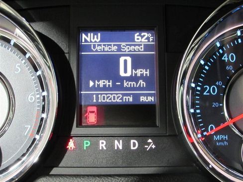 Used 2014 Chrysler Town & Country Touring image 97