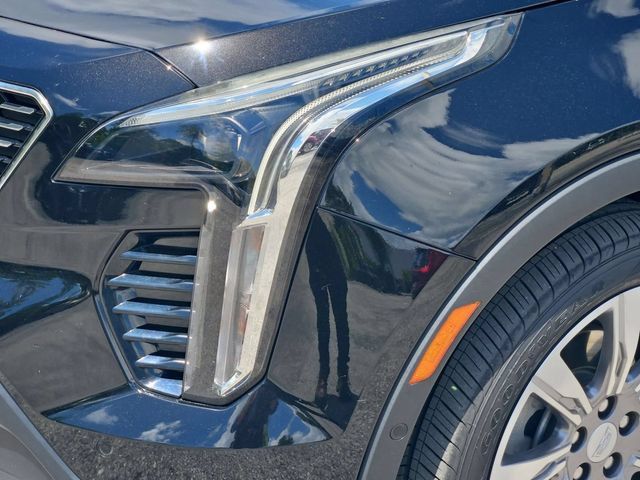 Used 2022 Cadillac XT4 Premium Luxury w/ Enhanced Visibility Package FWD image 9