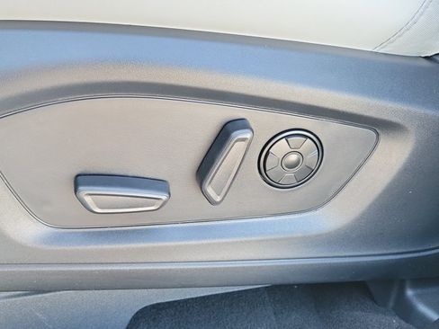 New 2026 Ford Explorer Platinum w/ LUX Leather Package AWD/4WD image 22
