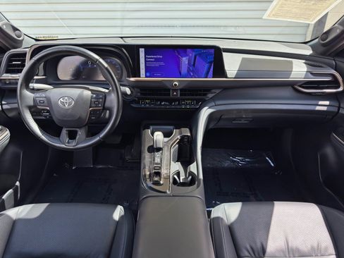 Used 2024 Toyota Crown AWD/4WD image 12