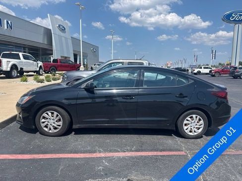 Used 2019 Hyundai Elantra SE FWD image 2