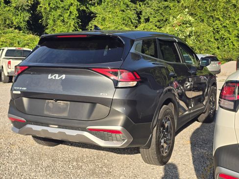 Used 2023 Kia Sportage LX AWD/4WD image 4