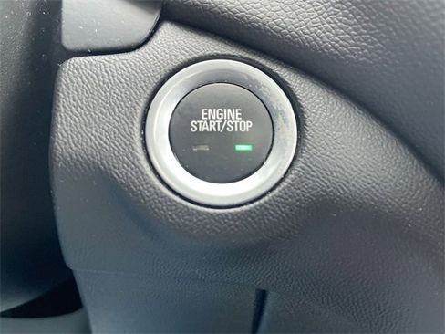 Used 2020 Chevrolet Equinox LT image 16