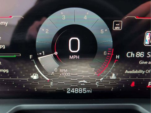 Used 2025 GMC Acadia Elevation FWD image 11