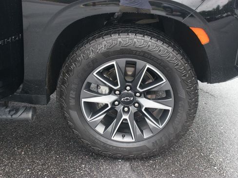 Used 2024 Chevrolet Tahoe Z71 w/ Luxury Package AWD/4WD image 43