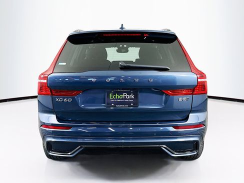 Used 2025 Volvo XC60 B5 Core image 7