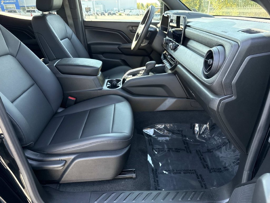 Used 2024 Chevrolet Colorado Trail Boss w/ Advanced Trailering Package AWD/4WD image 19
