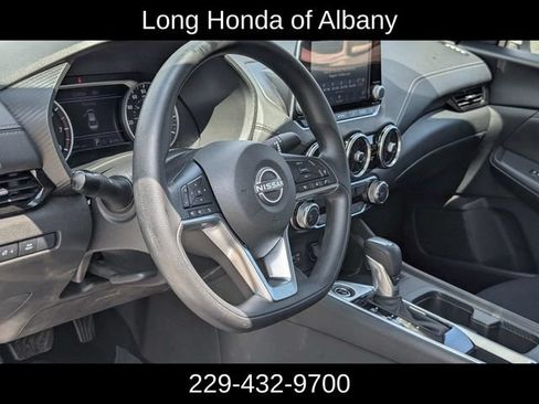 Used 2025 Nissan Sentra SV FWD image 13